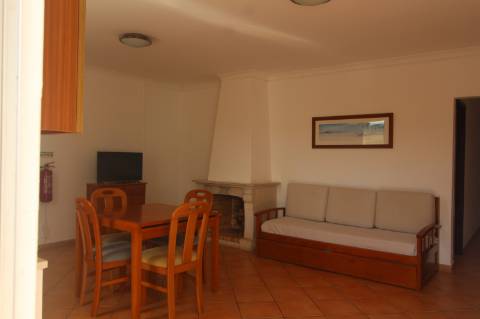 Apart hôtel de 32 quartos e piscina na Ria formosa, com possibilidade de ampliação.