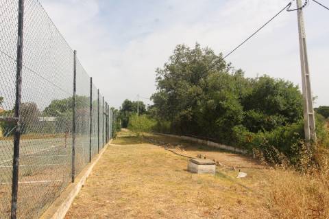 Apart hôtel de 32 quartos e piscina na Ria formosa, com possibilidade de ampliação.