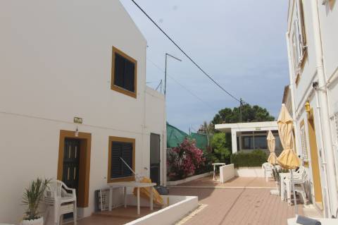 Apart hôtel de 32 quartos e piscina na Ria formosa, com possibilidade de ampliação.