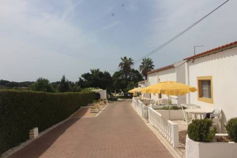 Apart hôtel de 32 quartos e piscina na Ria formosa, com possibilidade de ampliação.