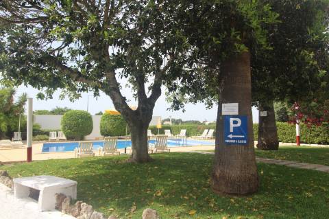 Apart hôtel de 32 quartos e piscina na Ria formosa, com possibilidade de ampliação.
