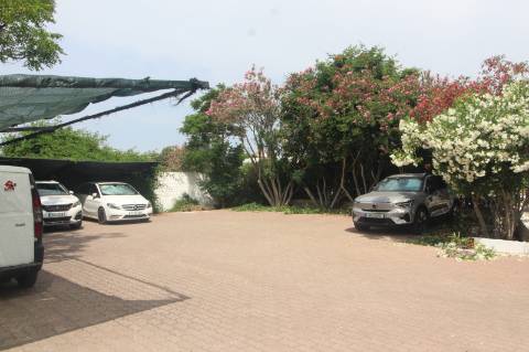 Apart hôtel de 32 quartos e piscina na Ria formosa, com possibilidade de ampliação.