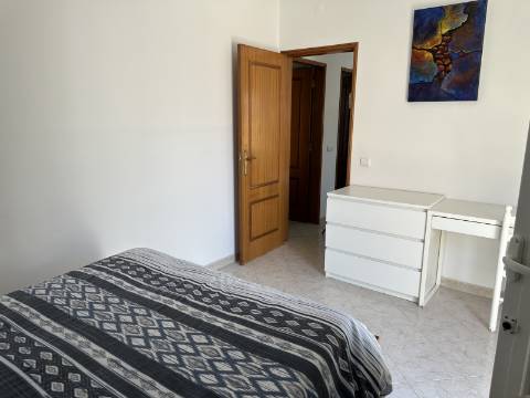 Moradia Bi-Familiar com vista mar na Fuseta!