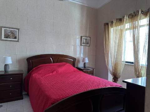 Moradia Bi-Familiar com vista mar na Fuseta!