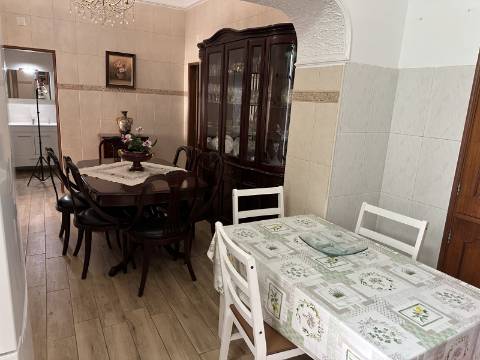 Moradia Bi-Familiar com vista mar na Fuseta!