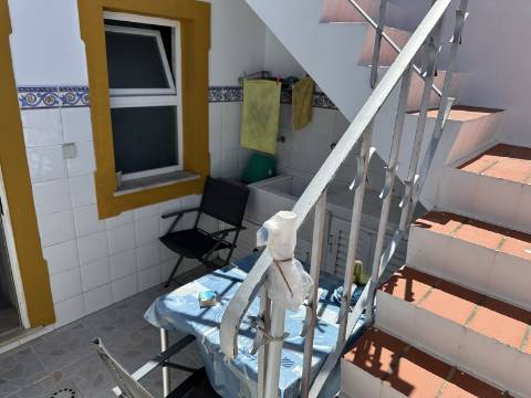Moradia Bi-Familiar com vista mar na Fuseta!
