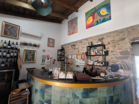 BAR RESTAURANTE - SNACK BAR - LOJA - ROOF TOP - COM EXPLANADA E TERRAÇO - EM PLENO FUNCIONAMENTO - NO CENTRO DA VILA DE CASTRO MARIM - ALGARVE