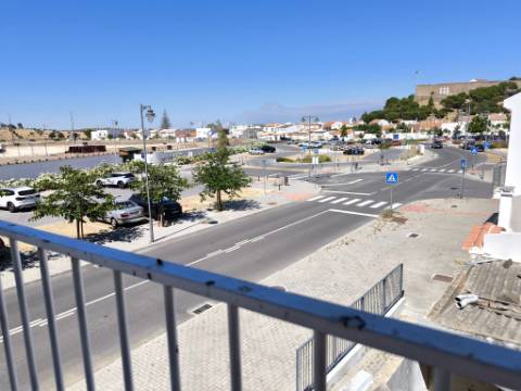 BAR RESTAURANTE - SNACK BAR - LOJA - ROOF TOP - COM EXPLANADA E TERRAÇO - EM PLENO FUNCIONAMENTO - NO CENTRO DA VILA DE CASTRO MARIM - ALGARVE