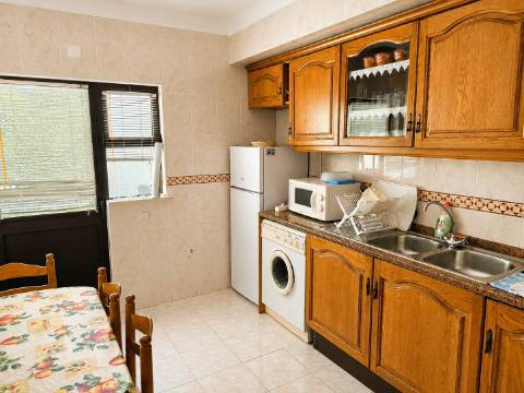 APARTAMENTO T3 COM DUAS CASAS DE BANHO - COM ARRECADAÇÃO NO SÓTÃO - DUAS VARANDAS - NO CENTRO DE VILA REAL DE SANTO ANTONIO - ALGARVE