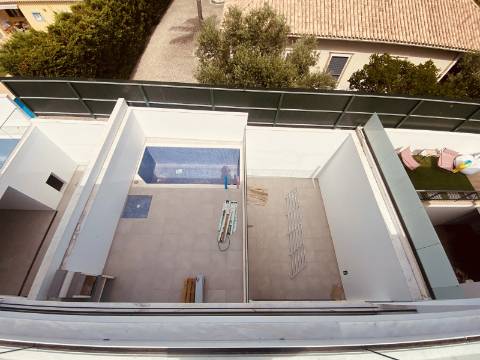 Nova Construção Moradia T3 com Piscina, estacionamento e Cave nas Gambelas em Faro.