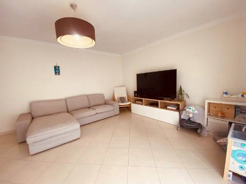 Apartamento T2 com Lugar de Garagem - Olhão