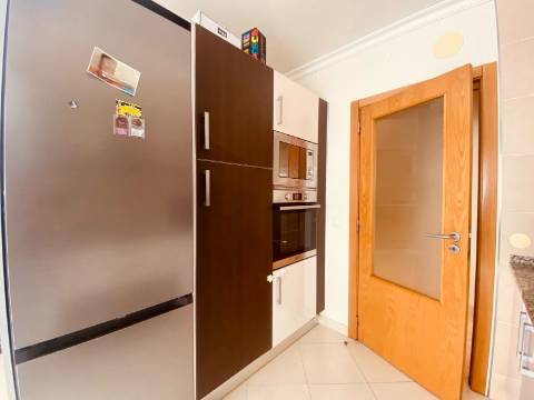 Apartamento T2 com Lugar de Garagem - Olhão