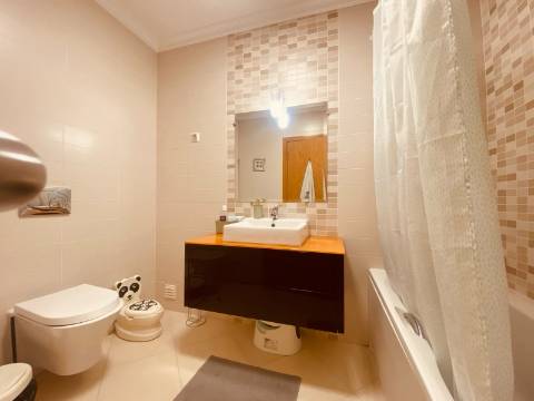 Apartamento T2 com Lugar de Garagem - Olhão