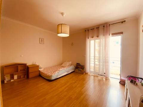 Apartamento T2 com Lugar de Garagem - Olhão