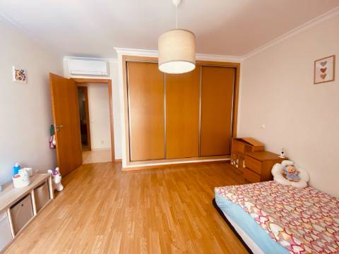 Apartamento T2 com Lugar de Garagem - Olhão