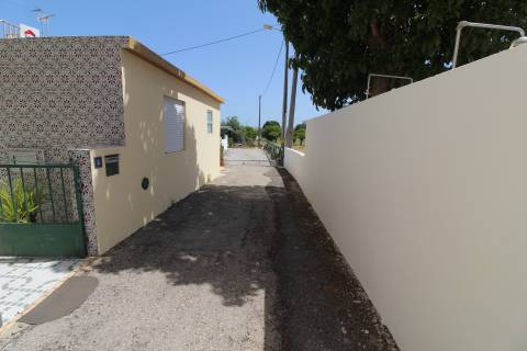 Moradia T4 com Duas Entradas Independentes a 1,5 km da Praia da Alagoa - Altura