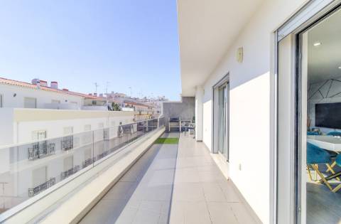 T0+3 Duplex Exclusivo com Mais de 76 m² de Terraços | Centro de Vila Real de Santo António