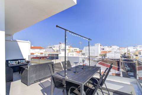 T0+3 Duplex Exclusivo com Mais de 76 m² de Terraços | Centro de Vila Real de Santo António