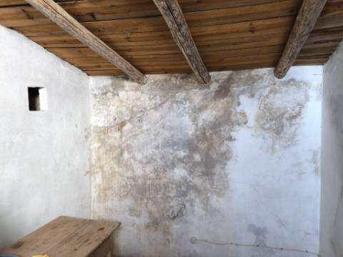 COMÉRCIO - POSSIBILIDADE DE TURISMO - COM VARANDA - DOIS PISOS - NO CENTRO DA JUNQUEIRA - CASTRO MARIM - ALGARVE