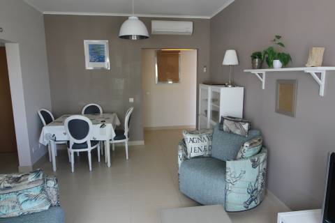 T2 top floor disponível para arrendamento anual em Conceição de Tavira