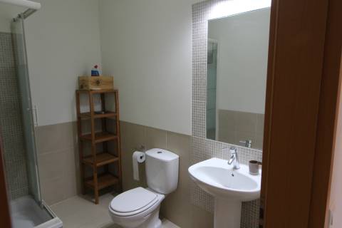 T2 top floor disponível para arrendamento anual em Conceição de Tavira