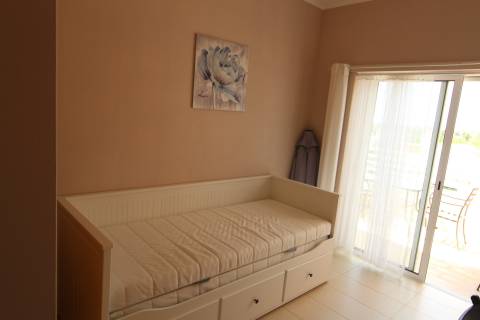 T2 top floor disponível para arrendamento anual em Conceição de Tavira