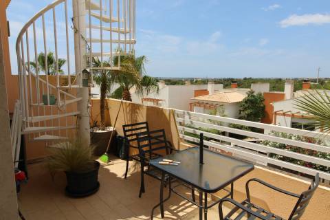 T2 top floor disponível para arrendamento anual em Conceição de Tavira