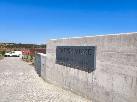 TERRENO COM 15360 M2 - COM ÁGUA E LUZ JA INSTALOS E A FUNCIONAR - FURO - TANQUE DE REGA - VEDAÇÃO - VINHA - VALE PEREIRO - MONTINHO - CASTRO MARIM - ALGARVE