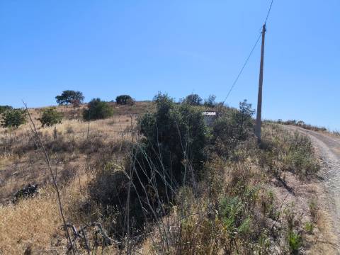 TERRENO COM 15360 M2 - COM ÁGUA E LUZ JA INSTALOS E A FUNCIONAR - FURO - TANQUE DE REGA - VEDAÇÃO - VINHA - VALE PEREIRO - MONTINHO - CASTRO MARIM - ALGARVE