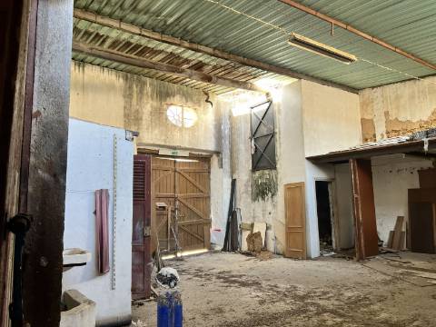 Centro de Olhão | Projeto para Até 1.600 m² de Construção | Até 5 Pisos | Oportunidade para Promotores