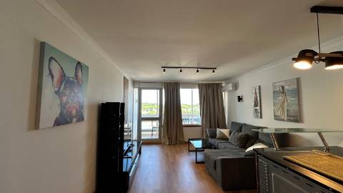 T1+1 Renovado com Vista Mar em Vilamoura - Elegância, Conforto e Localização de Excelência
