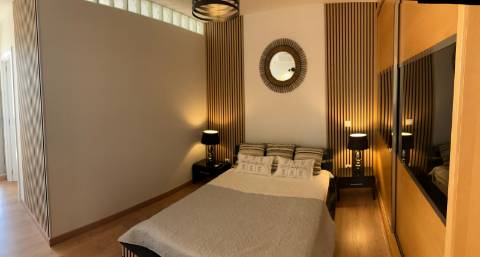 T1+1 Renovado com Vista Mar em Vilamoura - Elegância, Conforto e Localização de Excelência
