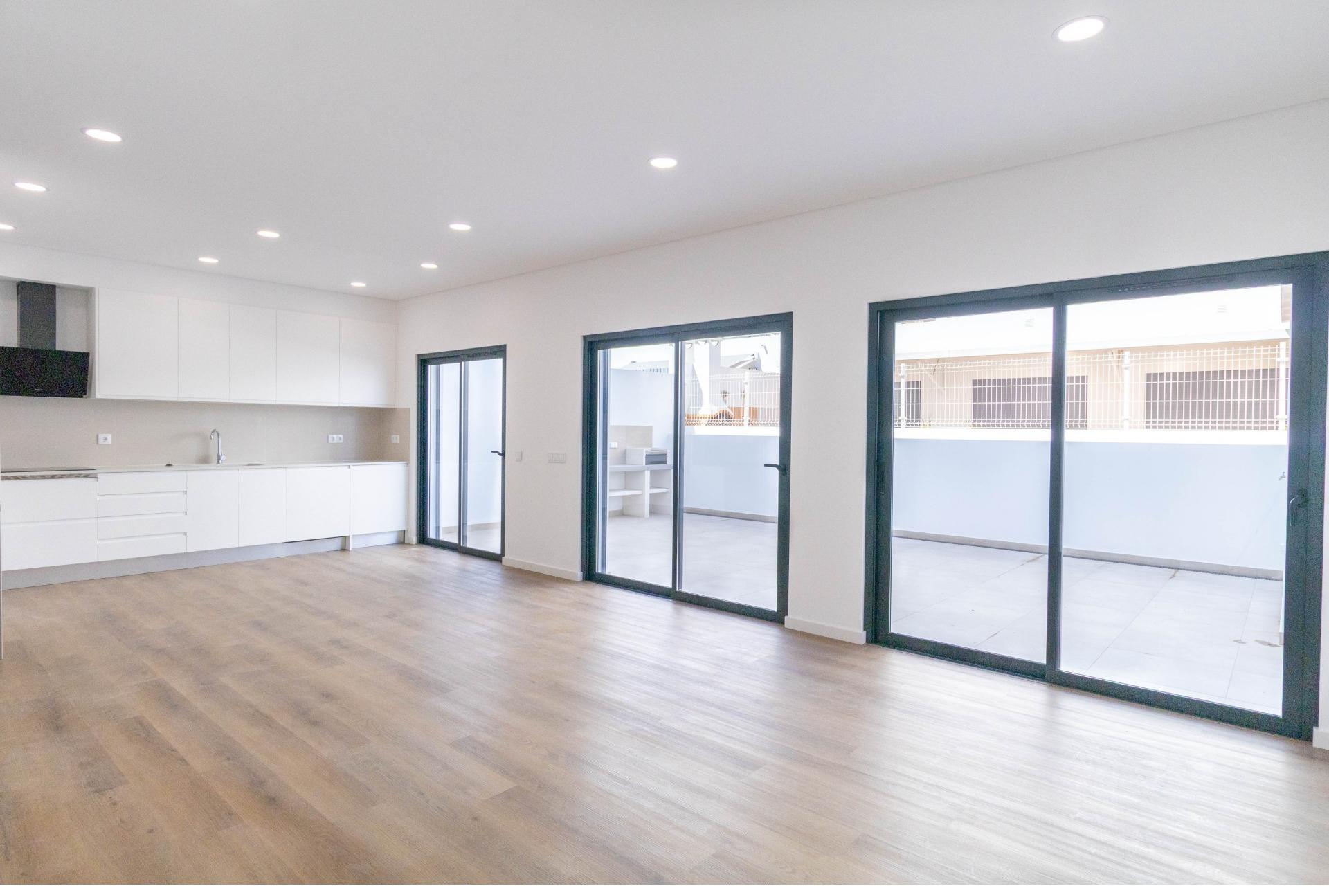 Apartamento T3 com Roof Top Privativo e Vista Mar - LiveAlgarve | Moncarapacho