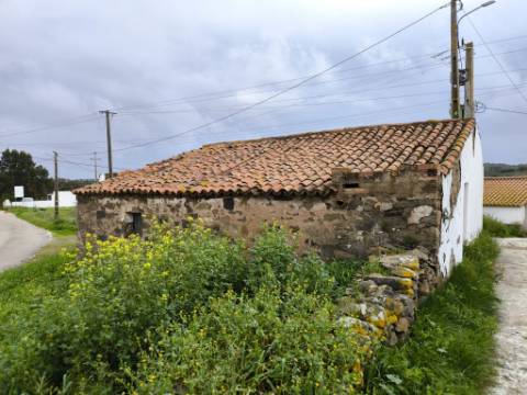 MORADIA COM TERRENO EM RUINAS - COM 600 M2 - PARA HABITAÇÃO - TURISMO - COM TERRENO DE 600 M2 - EM MILFRADES - VAQUEIROS - ALCOUTIM - ALGARVE