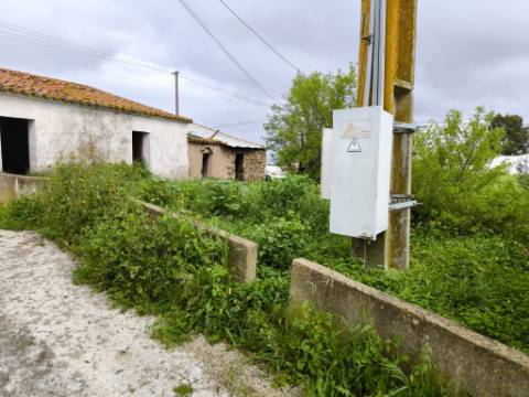 MORADIA COM TERRENO EM RUINAS - COM 600 M2 - PARA HABITAÇÃO - TURISMO - COM TERRENO DE 600 M2 - EM MILFRADES - VAQUEIROS - ALCOUTIM - ALGARVE