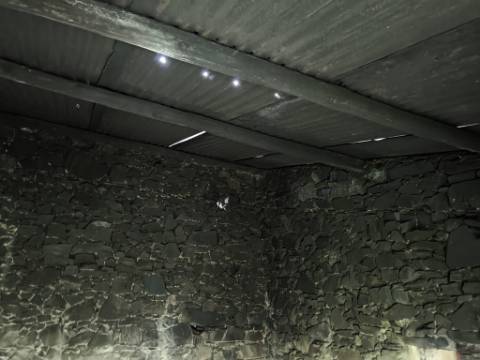 MORADIA COM TERRENO EM RUINAS - COM 600 M2 - PARA HABITAÇÃO - TURISMO - COM TERRENO DE 600 M2 - EM MILFRADES - VAQUEIROS - ALCOUTIM - ALGARVE
