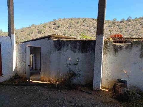 TERRENO RUSTICO COM 1.680 M2 EM FORTES - ODELEITE - CASTRO MARIM - ALGARVE