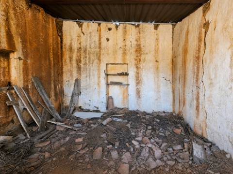 Terreno com ruina para construção de uma moradia T3, curral doa Boieiros, Tavira