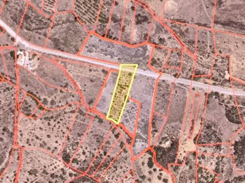 TERRENO RUSTICO COM 3080 M2 - PLANO COM MUITOS SOBREIROS - ASFALTO - PROXIMO AO VALE DO PEREIRO EM ODELEITE - CASTRO MARIM - ALGARVE