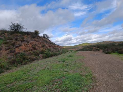 TERRENO COM 59.520 M2 - COM POSSIBILIDADE DE CONSTRUIR - MORADIA - TURISMO - BOTELHAS EM CASTRO MARIM - ALGARVE