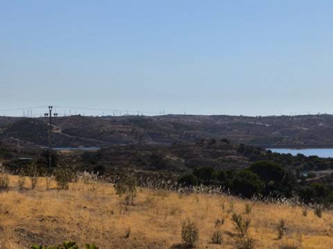 TERRENO RÚSTICO COM 20.080 M² - VISTA LAGO - COM POSSIBILIDADE DE CONSTRUÇÃO AGRÍCOLA - PRÓXIMO AO TANOEIRO - CASTRO MARIM - ALGARVE