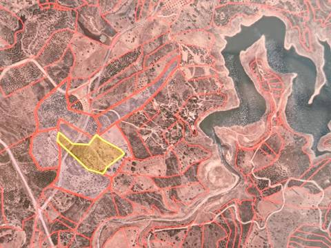 TERRENO RÚSTICO COM 20.080 M² - VISTA LAGO - COM POSSIBILIDADE DE CONSTRUÇÃO AGRÍCOLA - PRÓXIMO AO TANOEIRO - CASTRO MARIM - ALGARVE
