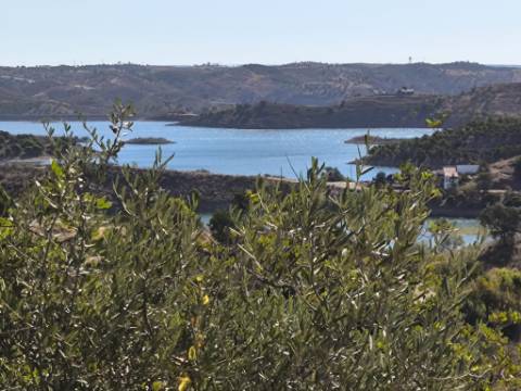 TERRENO RÚSTICO COM 20.080 M² - VISTA LAGO - COM POSSIBILIDADE DE CONSTRUÇÃO AGRÍCOLA - PRÓXIMO AO TANOEIRO - CASTRO MARIM - ALGARVE