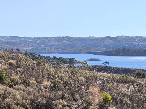 TERRENO RÚSTICO COM 20.080 M² - VISTA LAGO - COM POSSIBILIDADE DE CONSTRUÇÃO AGRÍCOLA - PRÓXIMO AO TANOEIRO - CASTRO MARIM - ALGARVE