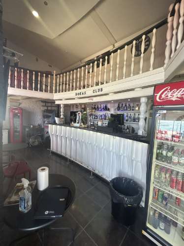 Excelente Oportunidade: Bar para Trespasse com Vista para a Ria de Olhão