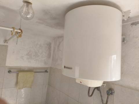MORADIAS COM TERRENO DE 4600 M2 -COM FURO - POÇO - AGUA DA REDE ELETRICIDADE - NO MONTE DA CORTE DO GAGO - EM AZINHAL - CASTRO MARIM - ALGARVE