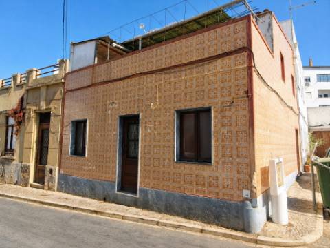 Moradia para recuperar em Tavira
