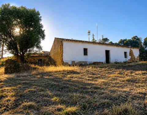 O REFÚGIO PERFEITO NO CAMPO - CASA TRADICIONAL COM TERRENO