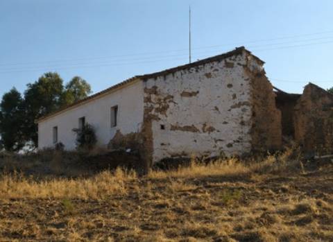 O REFÚGIO PERFEITO NO CAMPO - CASA TRADICIONAL COM TERRENO