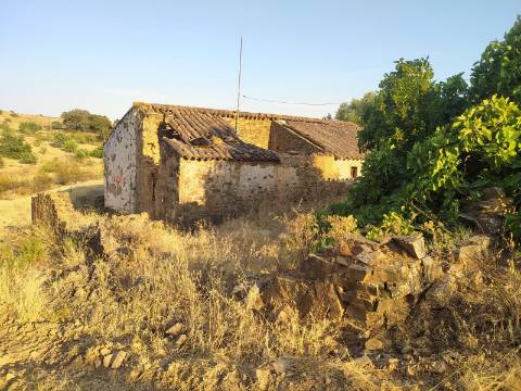 O REFÚGIO PERFEITO NO CAMPO - CASA TRADICIONAL COM TERRENO